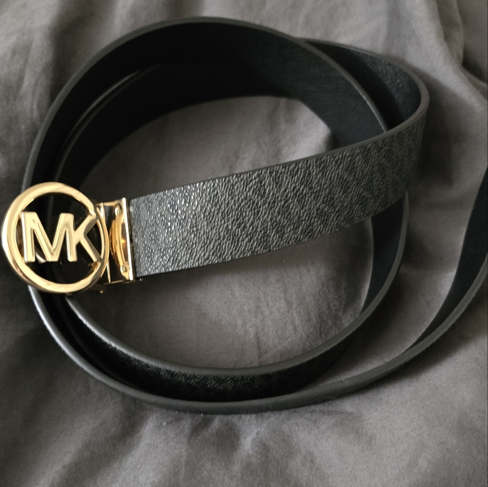 Michael Kors Reversible Belt, Ladies sz XL